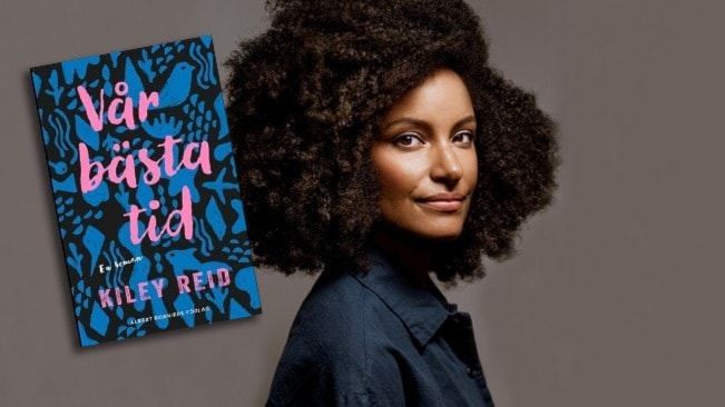 Den amerikanska författaren Kiley Reid och infällt är omslaget till hennes roman ”Vår bästa tid”.