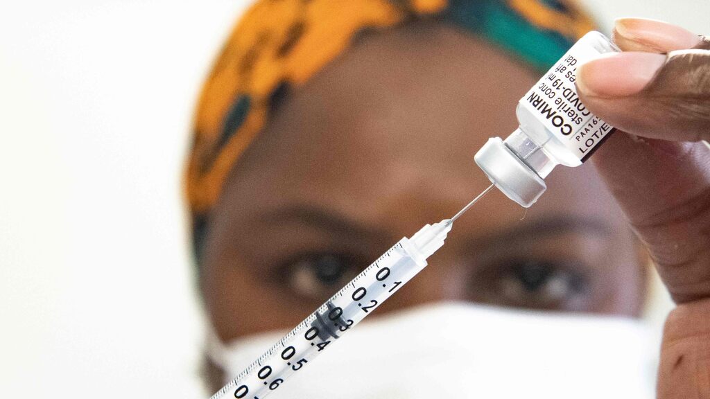 Pfizer e Moderna investono in un'alternativa sperimentale ai nuovi vaccini