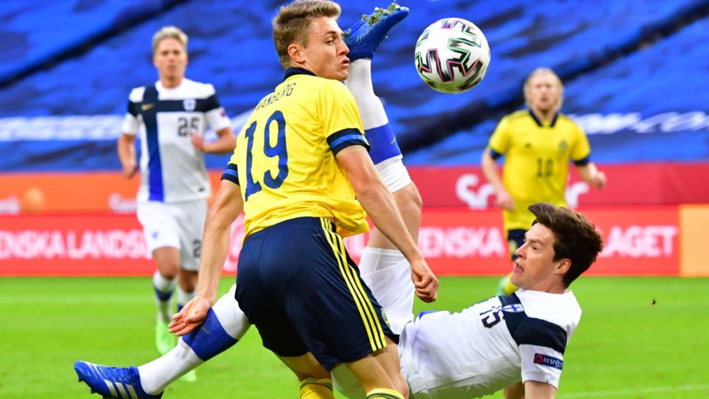Le qualificazioni per il Campionato Europeo saltate all'ultimo minuto - ma dopo un'estate sfortunata, il difensore della nazionale si è ritrovato con un nuovo club italiano - Sport - svenska.yle.fi