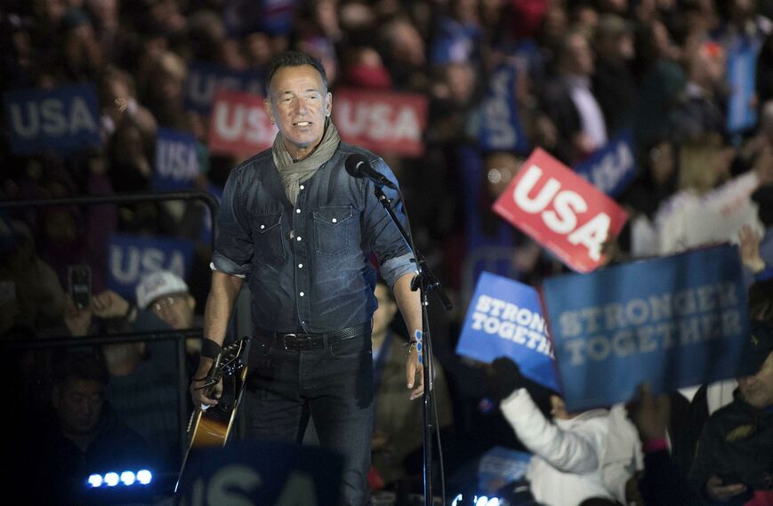 Bruce Springsteen si esibirà in un comizio elettorale per Hillary Clinton la notte prima delle elezioni presidenziali di novembre 2016.
