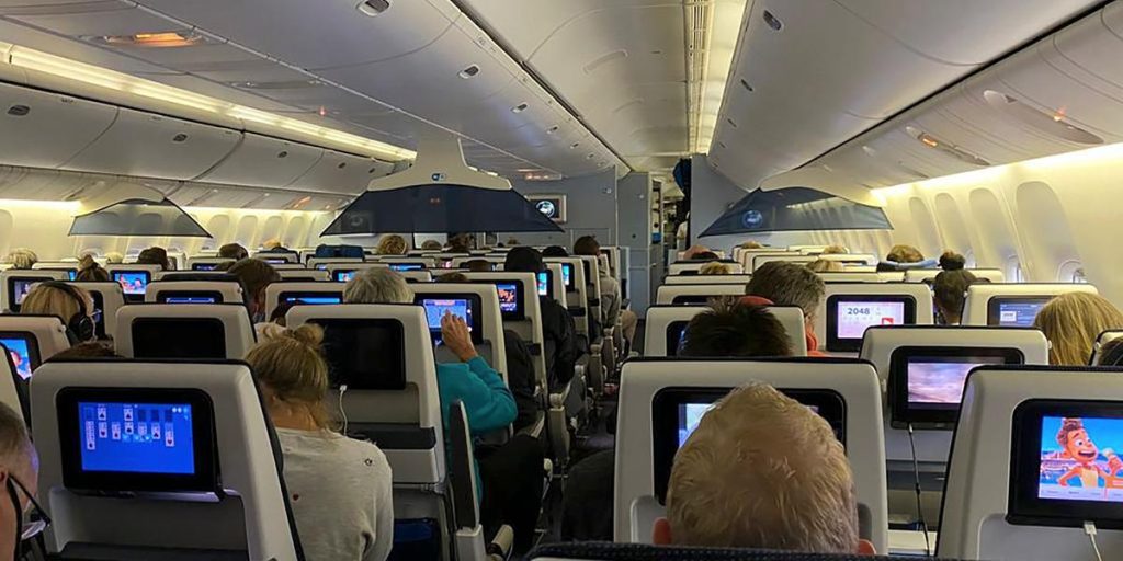 Infezione da Omicron "possibile" tra 61 a bordo dei voli KLM