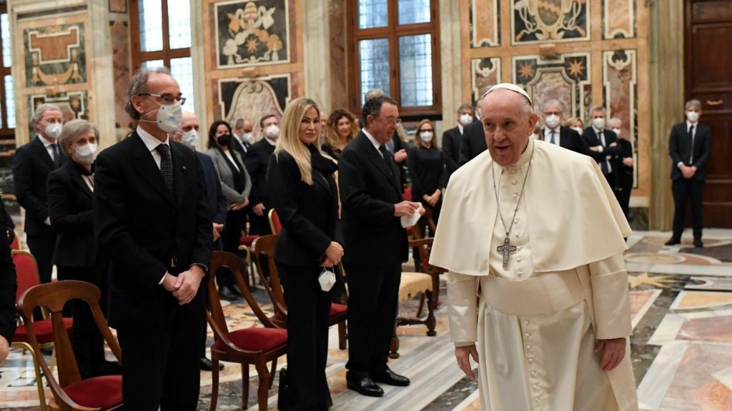 Papa del Vaticano: I lavoratori sono esseri umani, non numeri