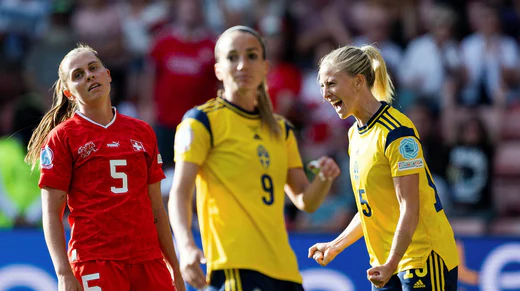 Rebecca Blomqvist ha avuto il tempo di celebrare il suo gol e la squadra si è preparata a ricominciare la partita, prima che arrivasse il falso messaggio che il gol non era stato approvato.