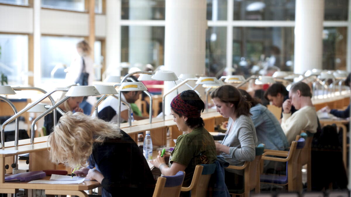 L'inflazione fornisce maggiori finanziamenti e pensioni agli studenti

