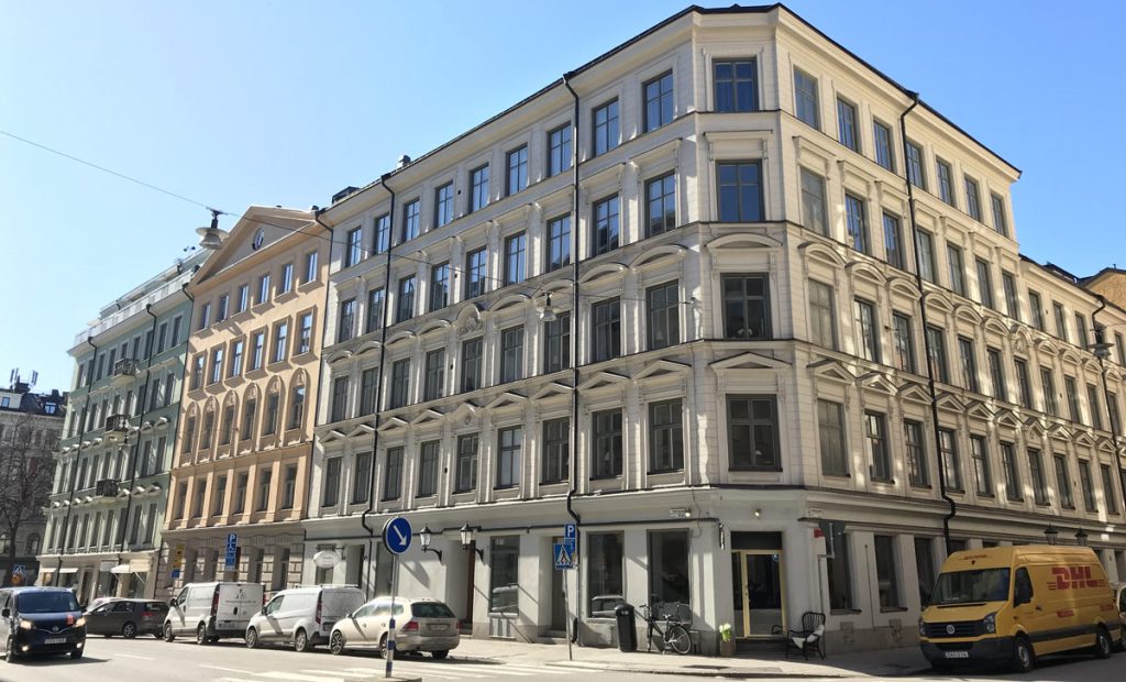 Appartamento di Östermalms e milioni in una ciotola quando l'HD viene testato sospettato di affittare una strada