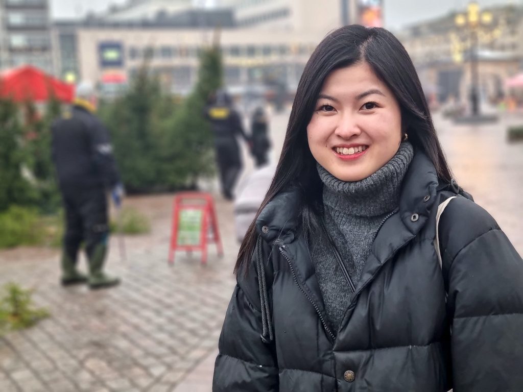 La giapponese Kyoko festeggia il Natale a Turku, dopo un viaggio culinario attraverso l'Europa