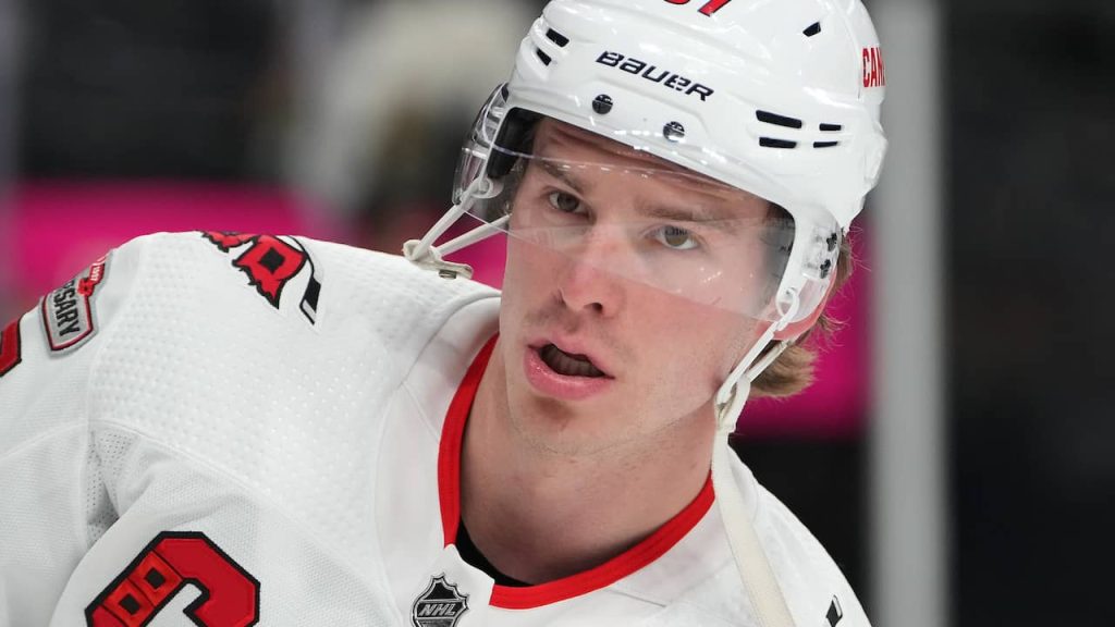 Andrei Svechnikov salterà il resto della stagione  NHL