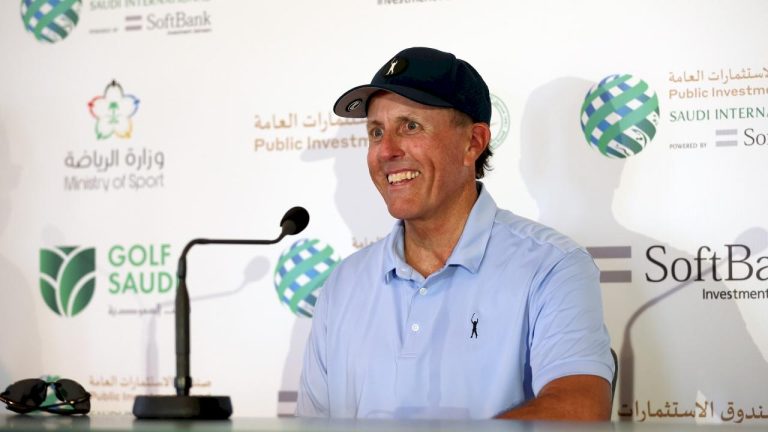 Mickelson: “Mi vergogno della mia scarsa prestazione”