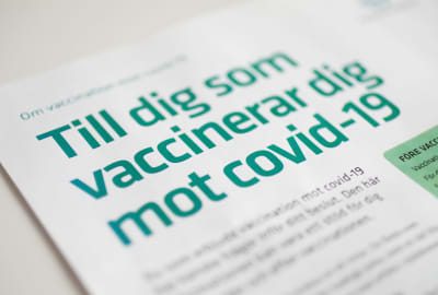Un opuscolo per le persone che sono state vaccinate contro il COVID-19 in Svezia