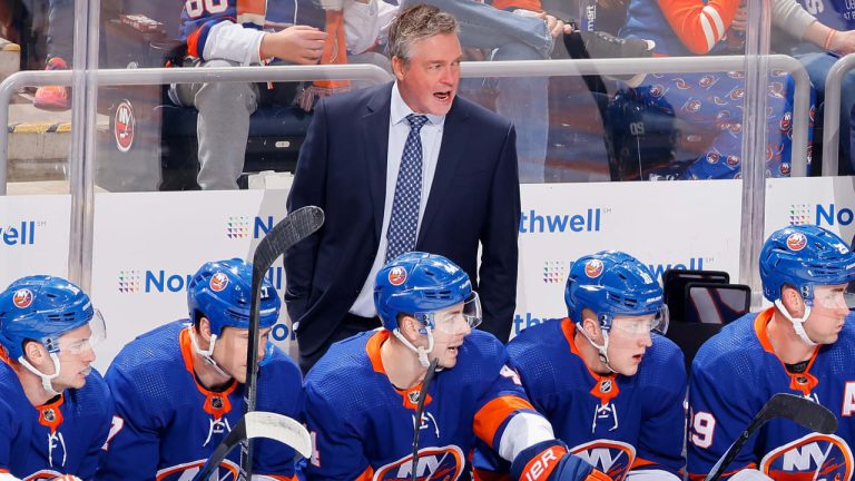 L'appassionato Roy ha vinto la prima partita con gli Islanders