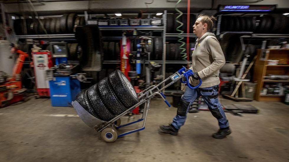 I tempi sono stretti per le aziende produttrici di pneumatici, ma martedì molti automobilisti privati ​​hanno prenotato l'appuntamento per il cambio degli pneumatici.