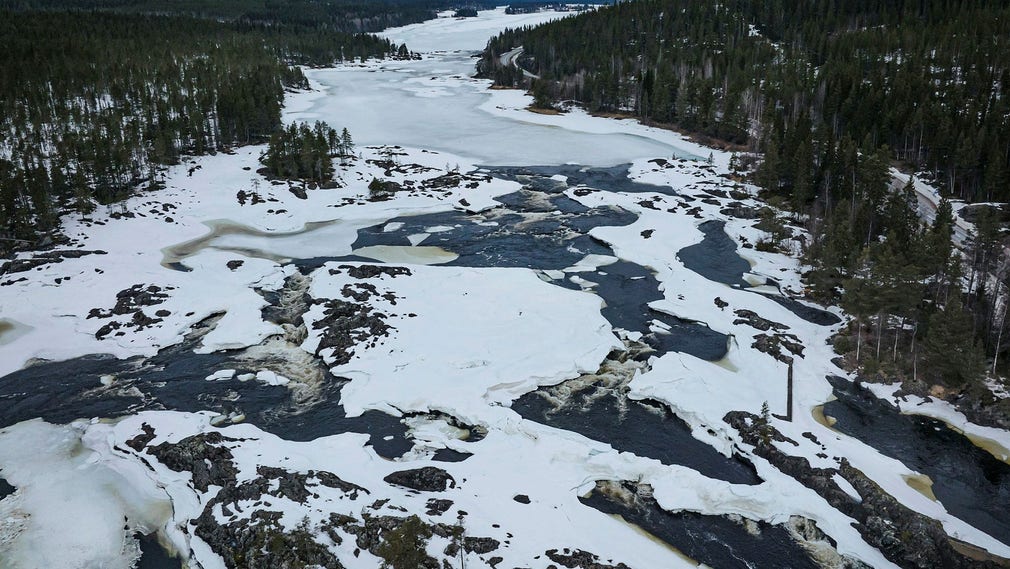 A pochi chilometri dalla miniera scorre il fiume nazionale svedese, Vindelälven.