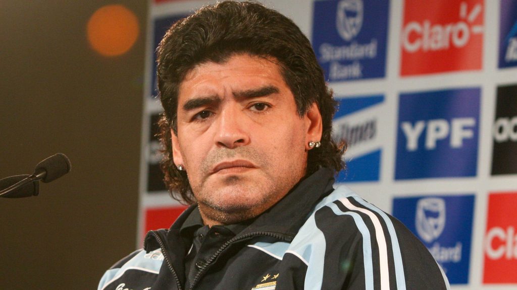 Smettere di vendere il Pallone d'Oro di Maradona  calcio