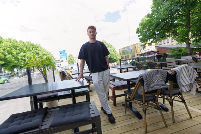 L'anno scorso The Loco aveva una terrazza all'aperto davanti al ristorante.  Ora è diventato più grande e può ricevere più ospiti. 