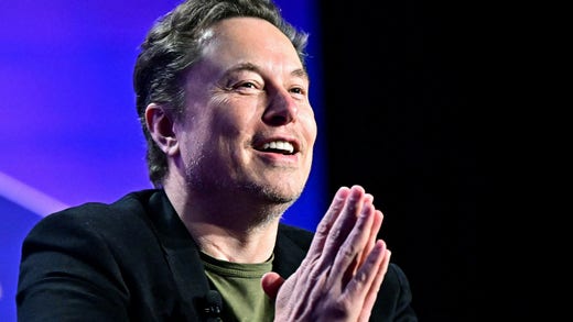 Elon Musk è cambiato negli ultimi anni.  È meno un leader visionario e più un cheerleader del prezzo delle azioni.