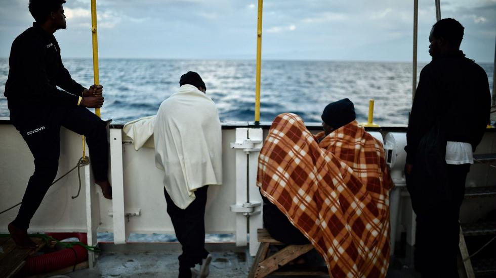 I migranti sono stati salvati a bordo della nave MV Aquarius al largo delle coste italiane all'inizio di maggio.  Dal 2014 sono arrivati ​​nel Paese più di 600.000 migranti e l’immigrazione è stata una delle questioni più importanti prima delle elezioni.