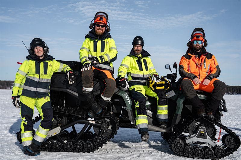 Skellefte Powermates e i partecipanti a Hgspanning Emma Pr John e Simon lavorano insieme in una difficile missione sul ghiaccio marino durante uno dei primi episodi della stagione 4 Photo Delta Studios